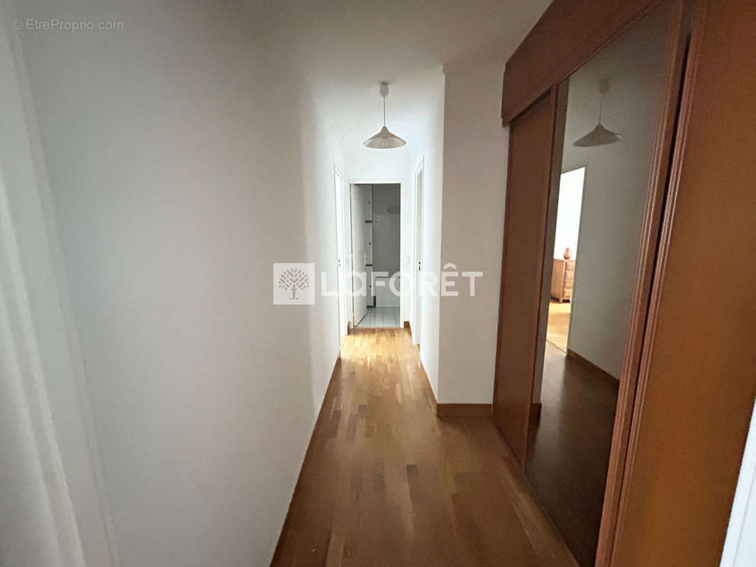 Appartement à PARIS-14E