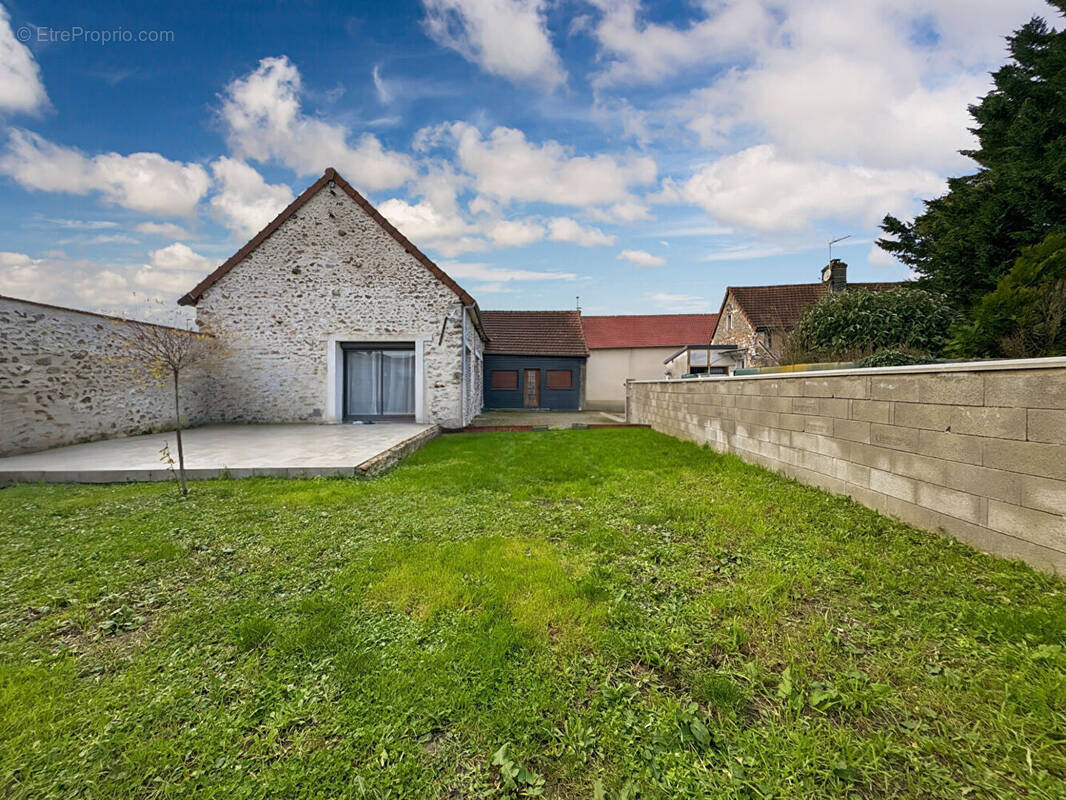 Maison à CHAUFOUR-LES-BONNIERES