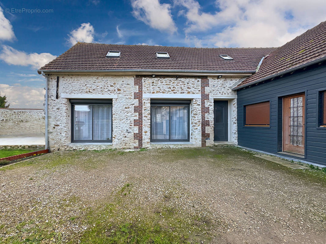 Maison à CHAUFOUR-LES-BONNIERES