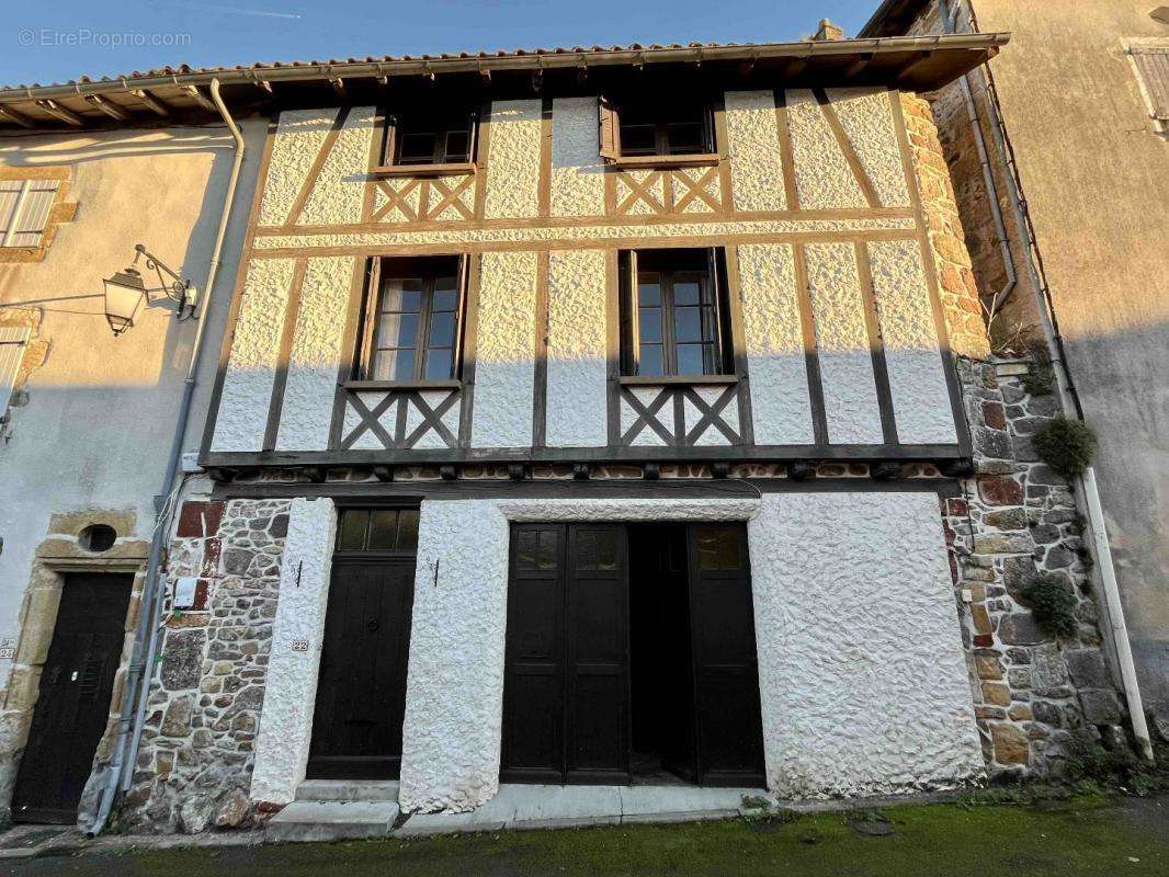 Maison à AVAILLES-LIMOUZINE