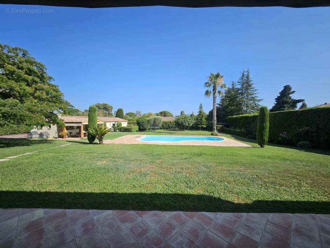 Maison à MOUGINS