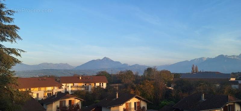 Appartement à REIGNIER