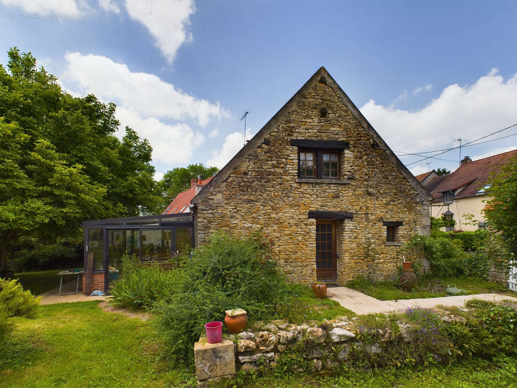 Maison à CHAMPLEMY