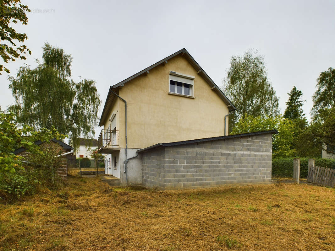 Maison à SAINT-AMAND-EN-PUISAYE