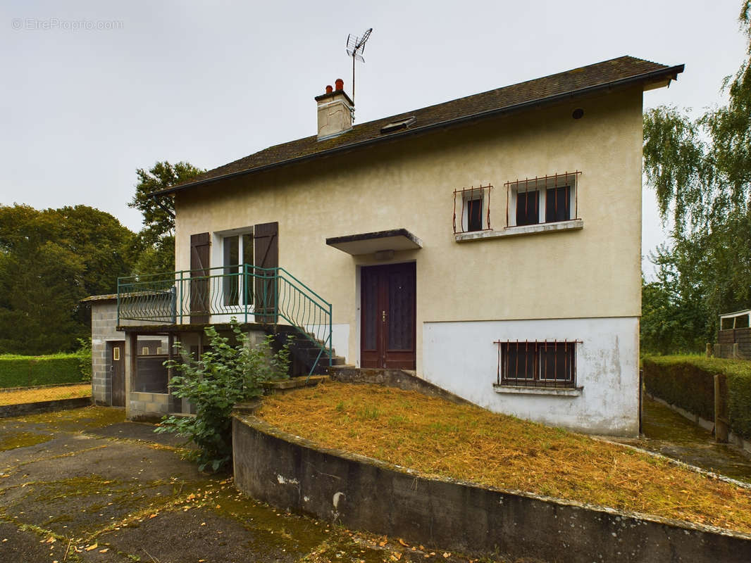 Maison à SAINT-AMAND-EN-PUISAYE