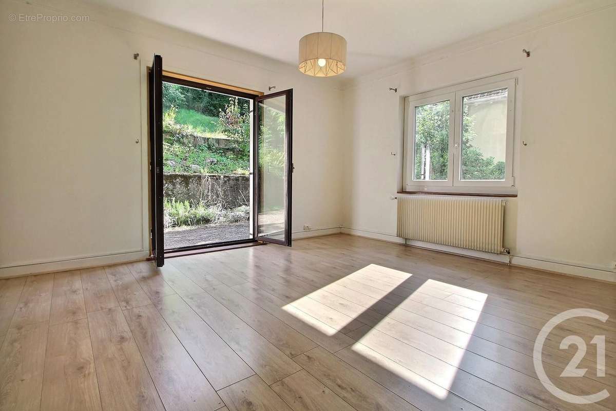 Appartement à EVIAN-LES-BAINS