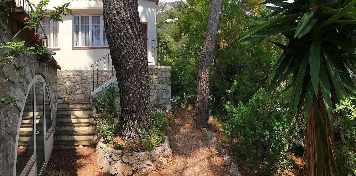 Appartement à EZE