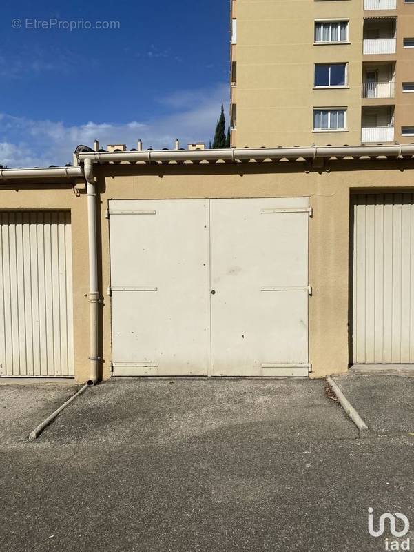 Photo 1 - Parking à MARSEILLE-11E