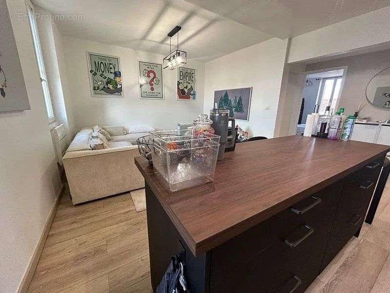 Appartement à PORT-SAINT-LOUIS-DU-RHONE