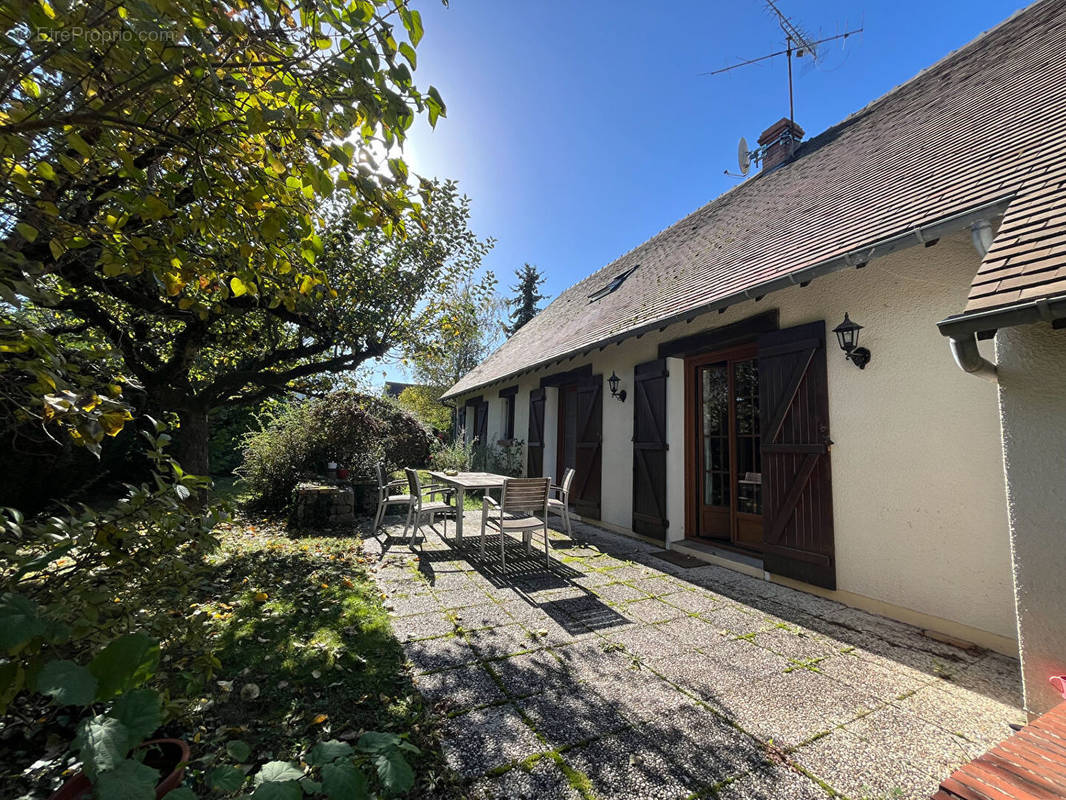 Maison à SAINT-JEAN-DE-LA-RUELLE