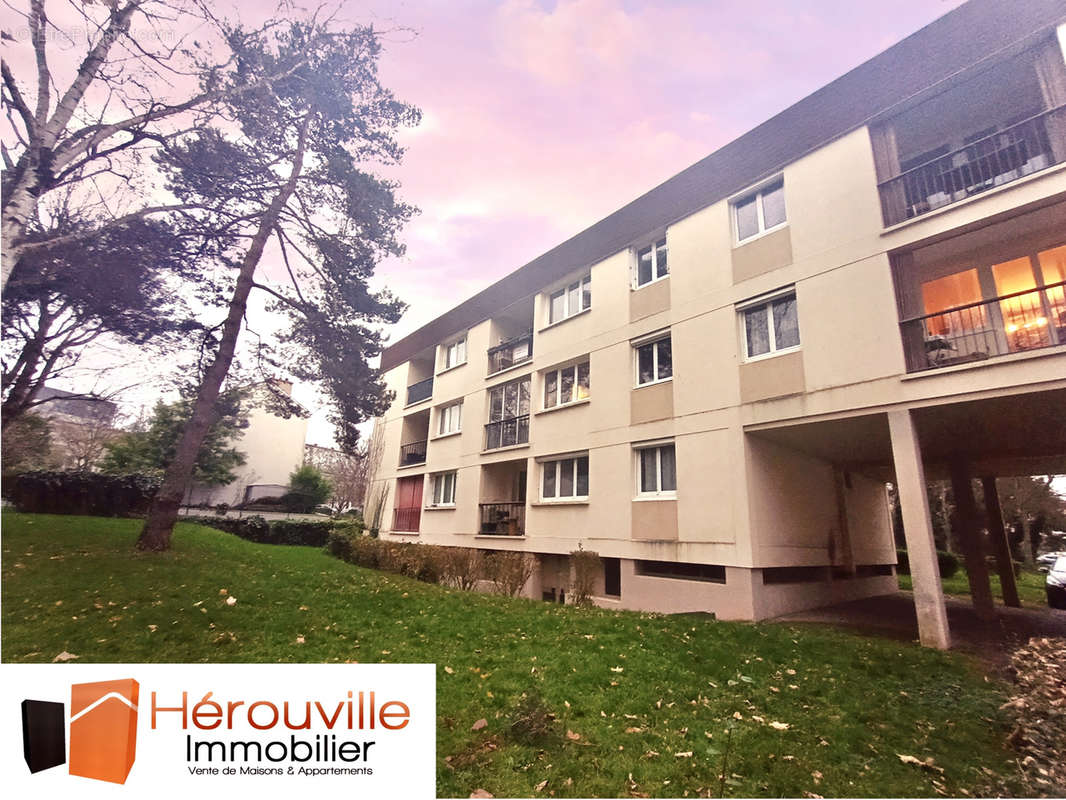 Appartement à HEROUVILLE-SAINT-CLAIR