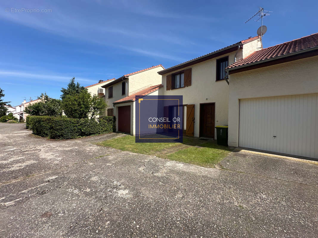 Maison à SAINT-GENIS-LAVAL