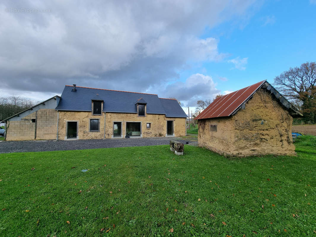 Maison à NOYAL-CHATILLON-SUR-SEICHE