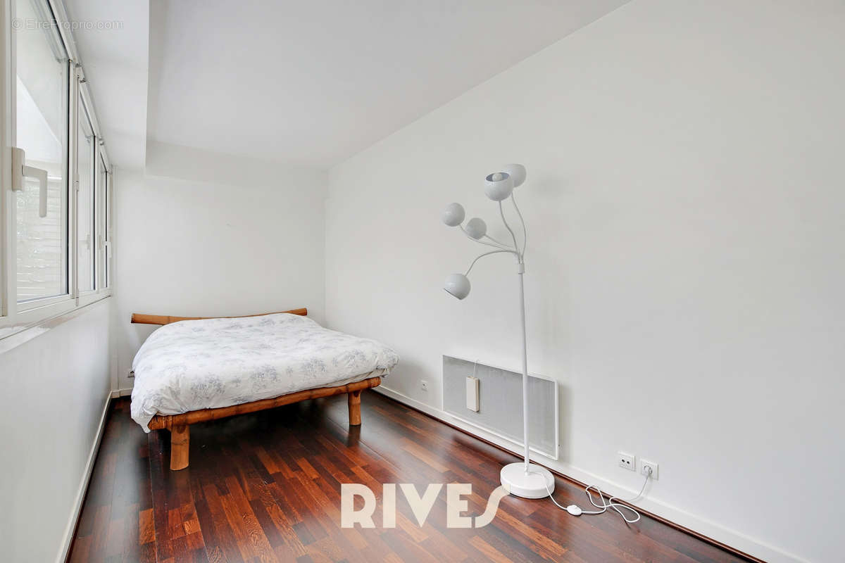 Appartement à PARIS-1E