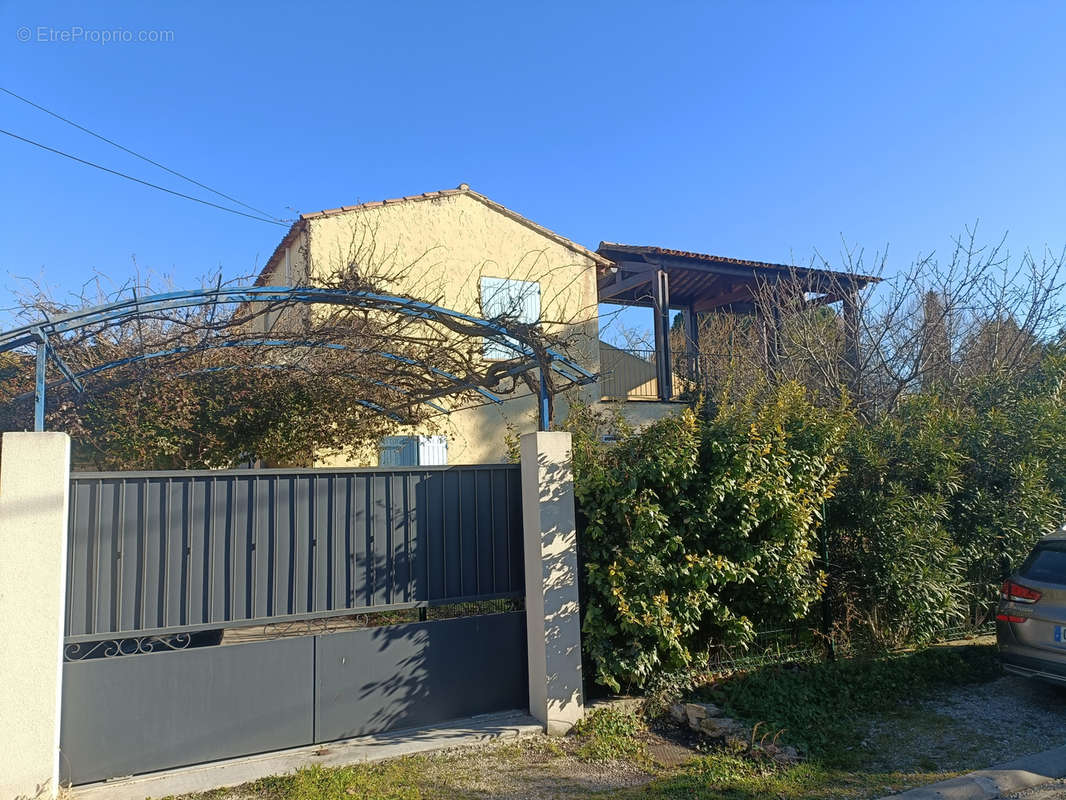 Maison à L&#039;ISLE-SUR-LA-SORGUE