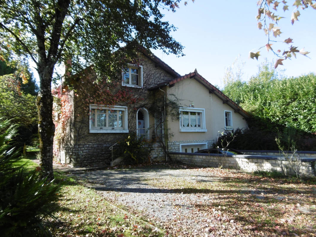 Maison à BUSSIERE-POITEVINE