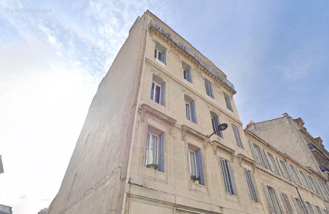 Appartement à MARSEILLE-4E