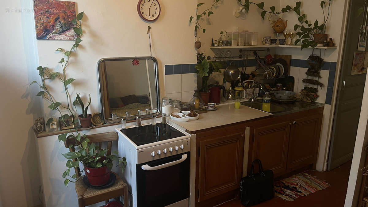 Appartement à MARSEILLE-4E