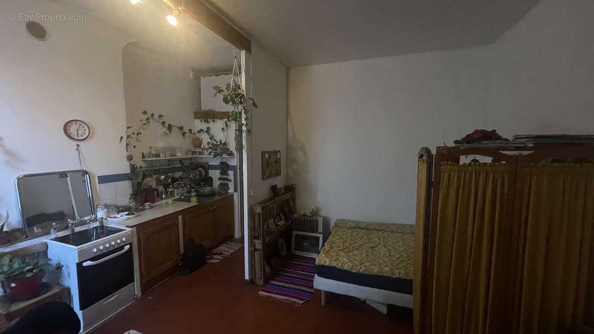 Appartement à MARSEILLE-4E