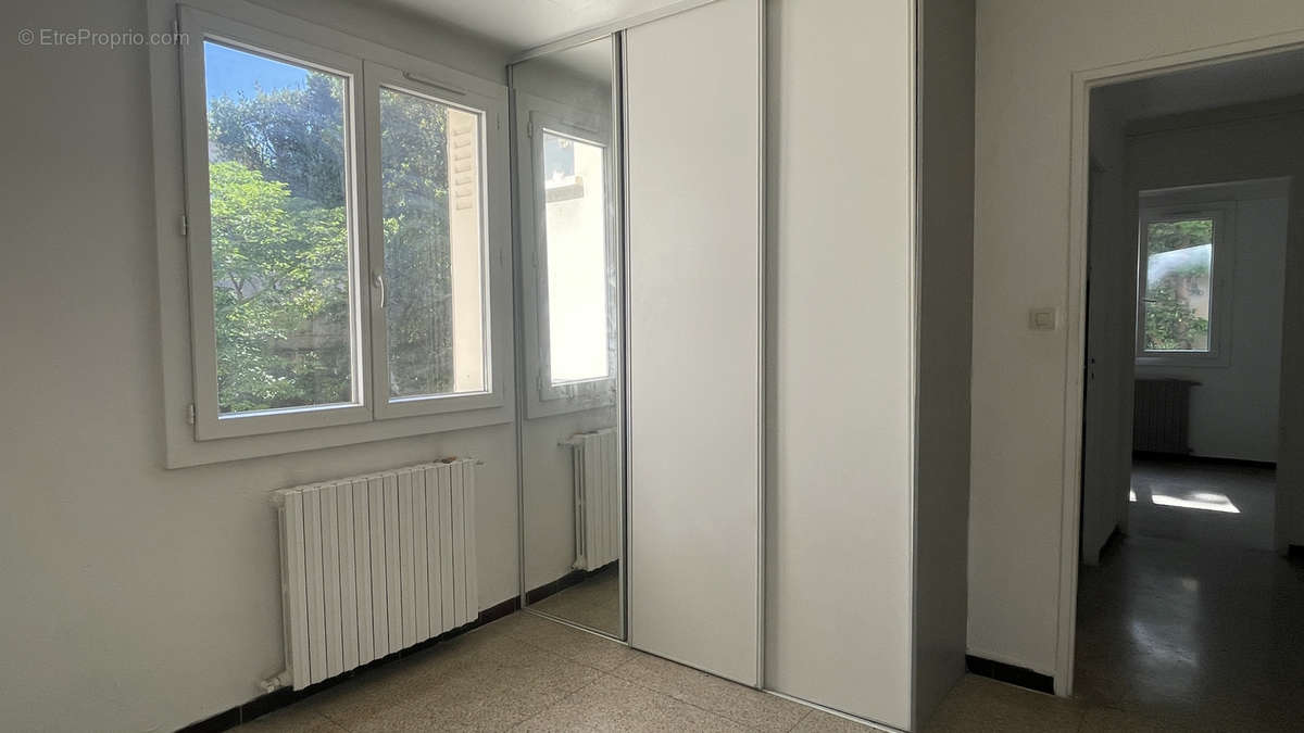 Appartement à MARSEILLE-4E