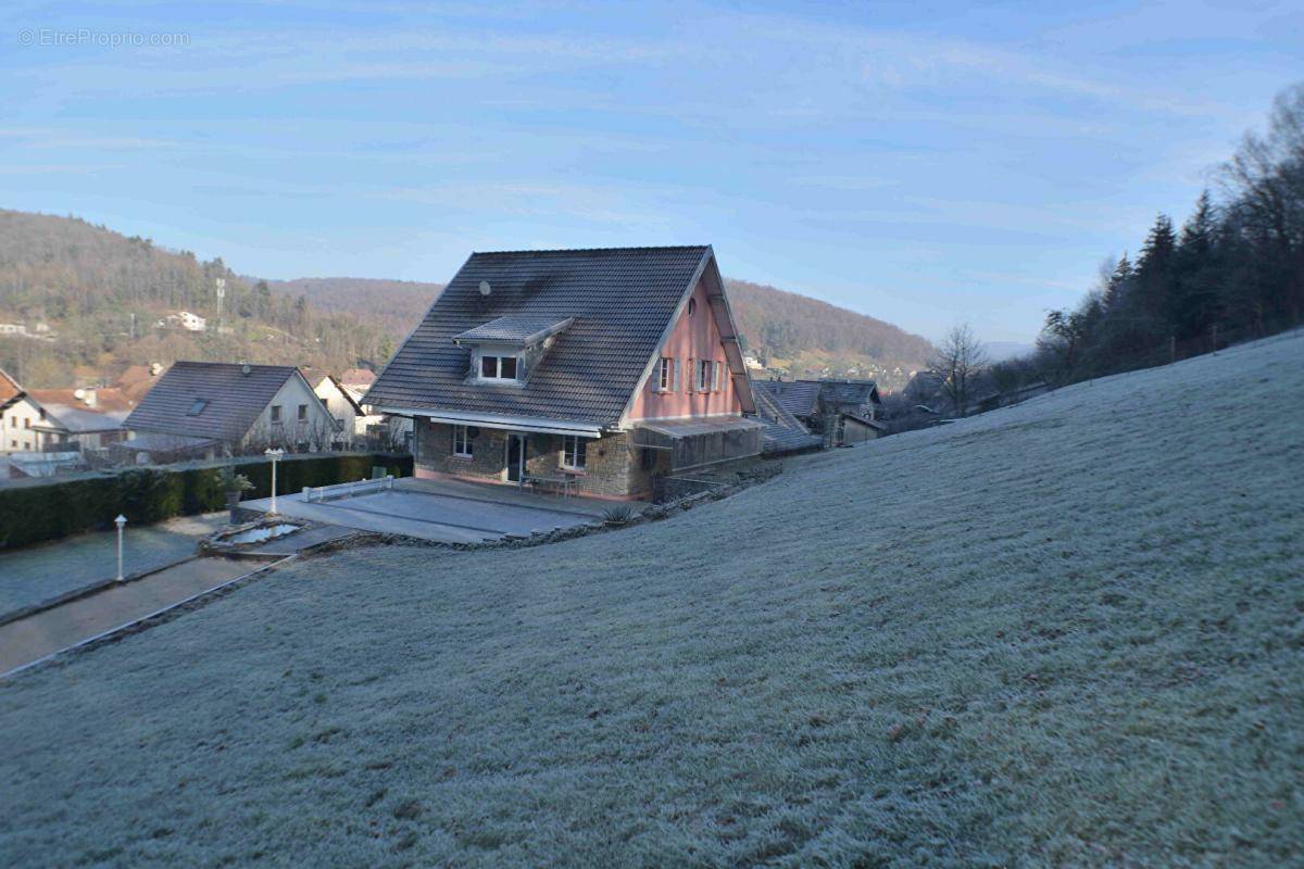 Maison à PONT-DE-ROIDE