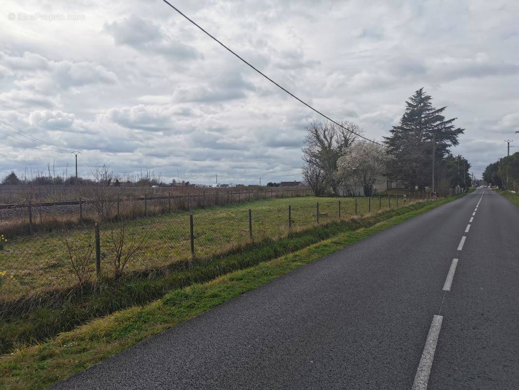 Terrain à SAINT-MAGNE-DE-CASTILLON