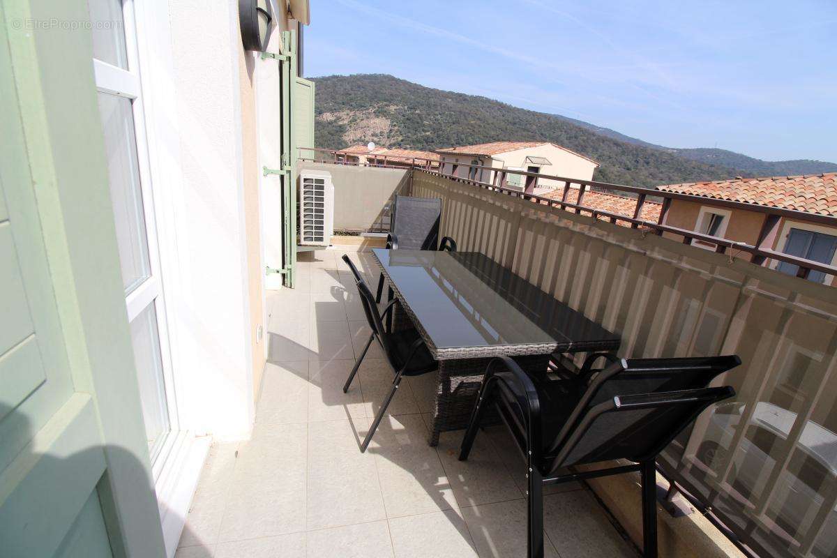 Appartement à GRIMAUD