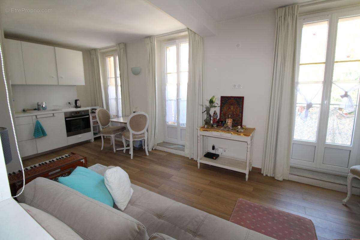 Appartement à COGOLIN