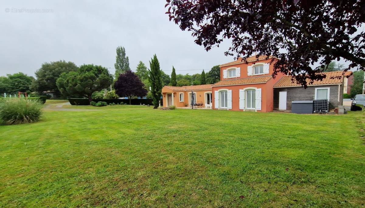 Maison à LE LOROUX-BOTTEREAU