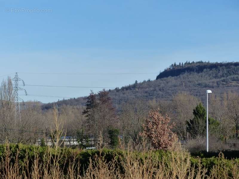 Terrain à LES MARTRES-DE-VEYRE