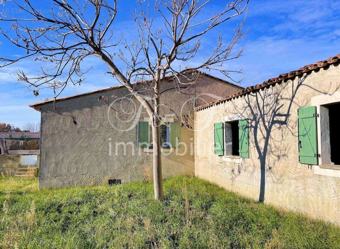 Maison à SAINT-SATURNIN-LES-APT