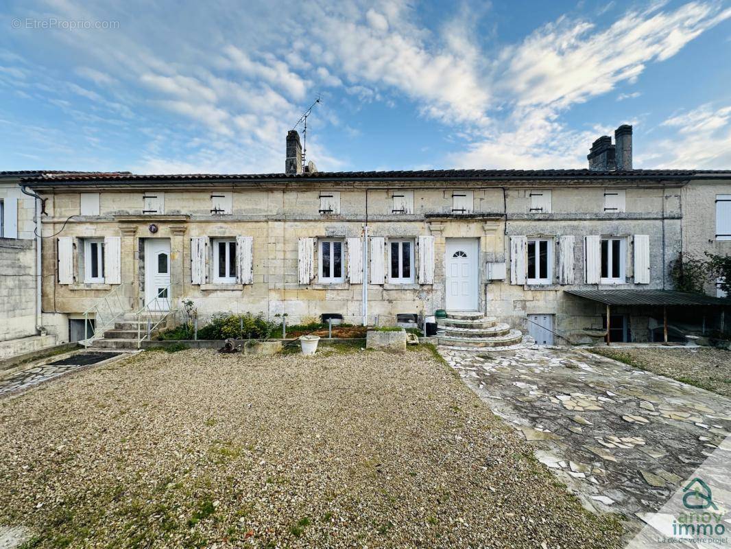 Maison à CHATEAUNEUF-SUR-CHARENTE