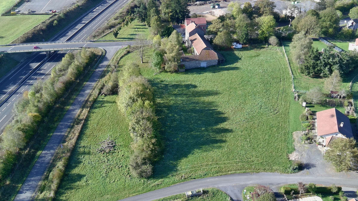 Maison à BROMONT-LAMOTHE