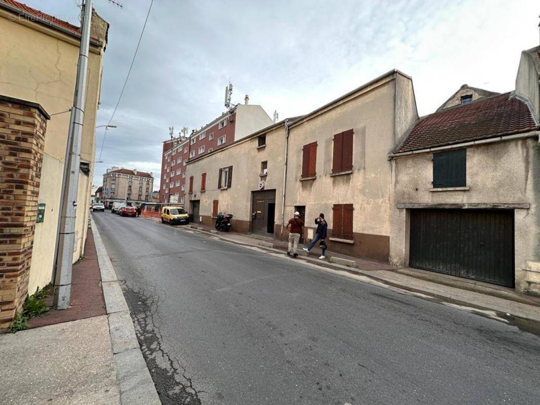 Appartement à LA COURNEUVE