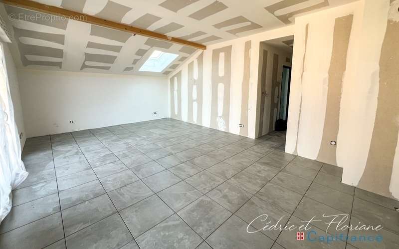 Appartement à MARIGNIER