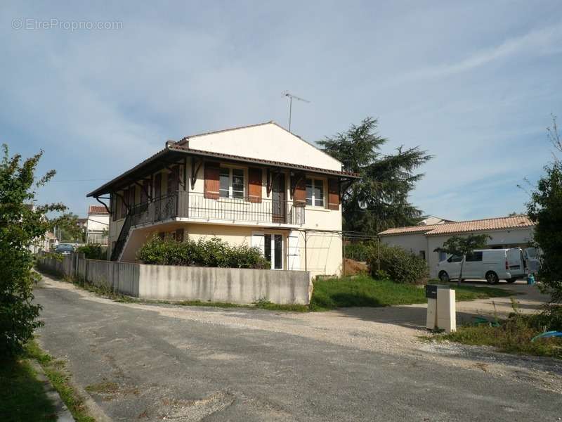 Maison à COGNAC