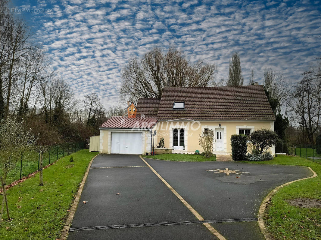 Maison à BESSE-SUR-BRAYE