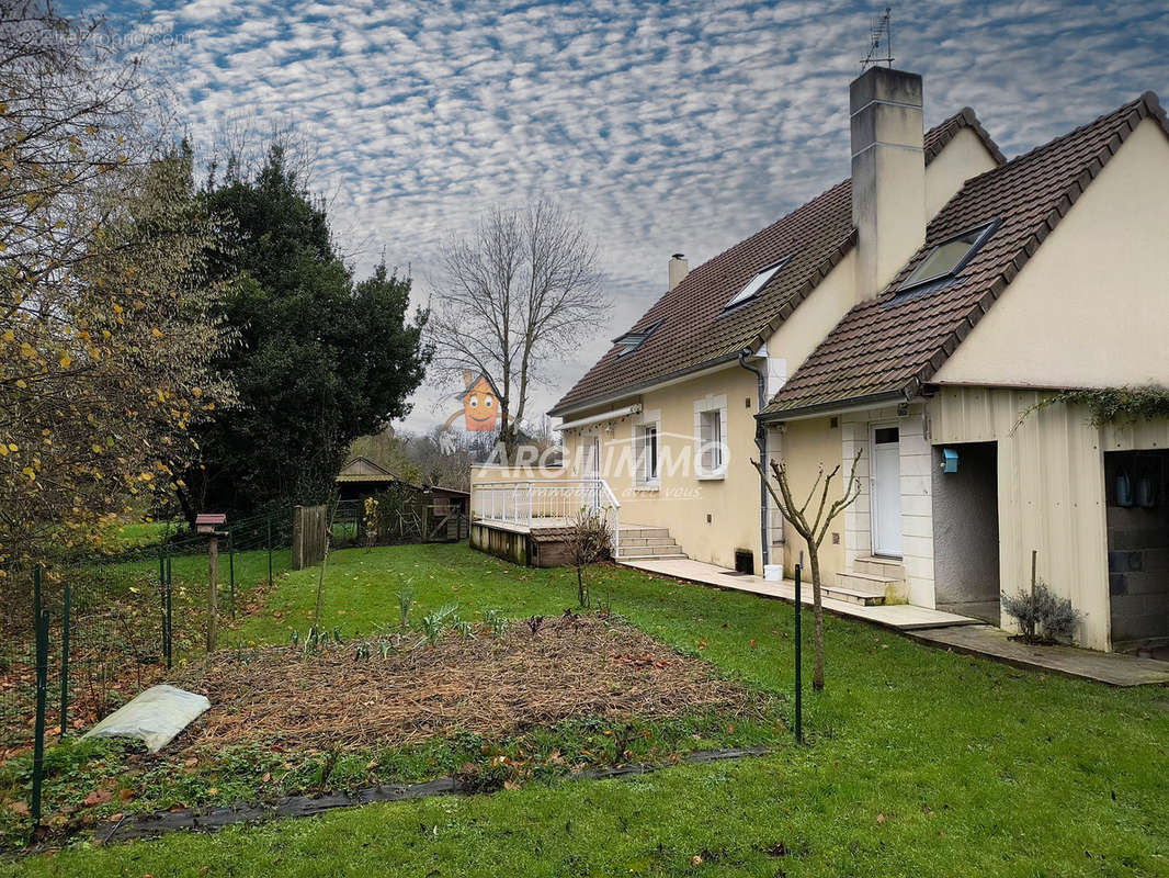 Maison à BESSE-SUR-BRAYE