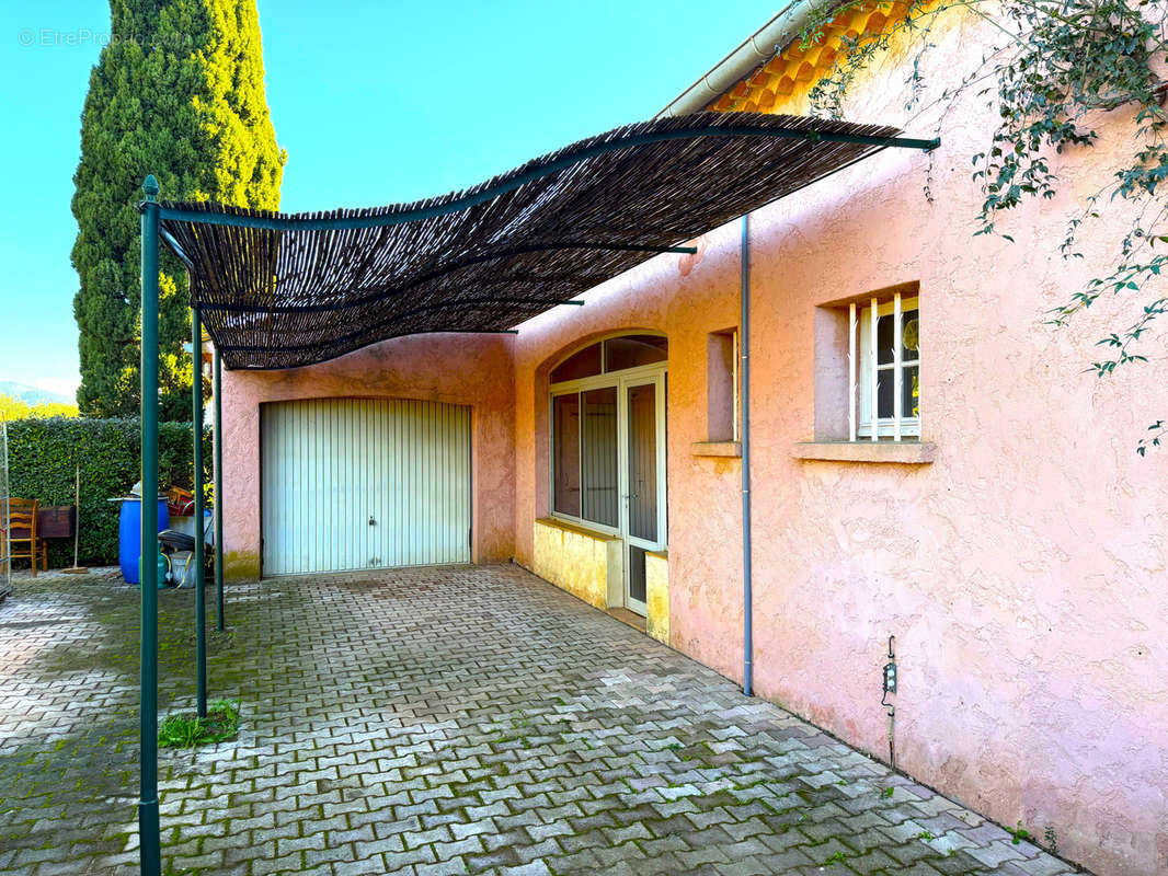 Maison à LA LONDE-LES-MAURES