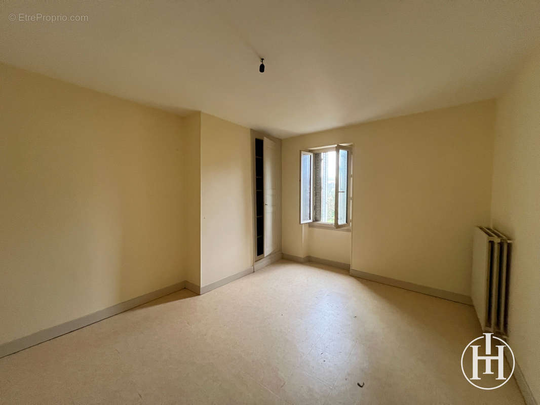 Appartement à SAINT-AMAND-MONTROND