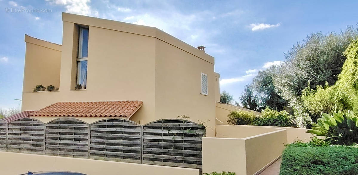 Appartement à ROQUEBRUNE-CAP-MARTIN