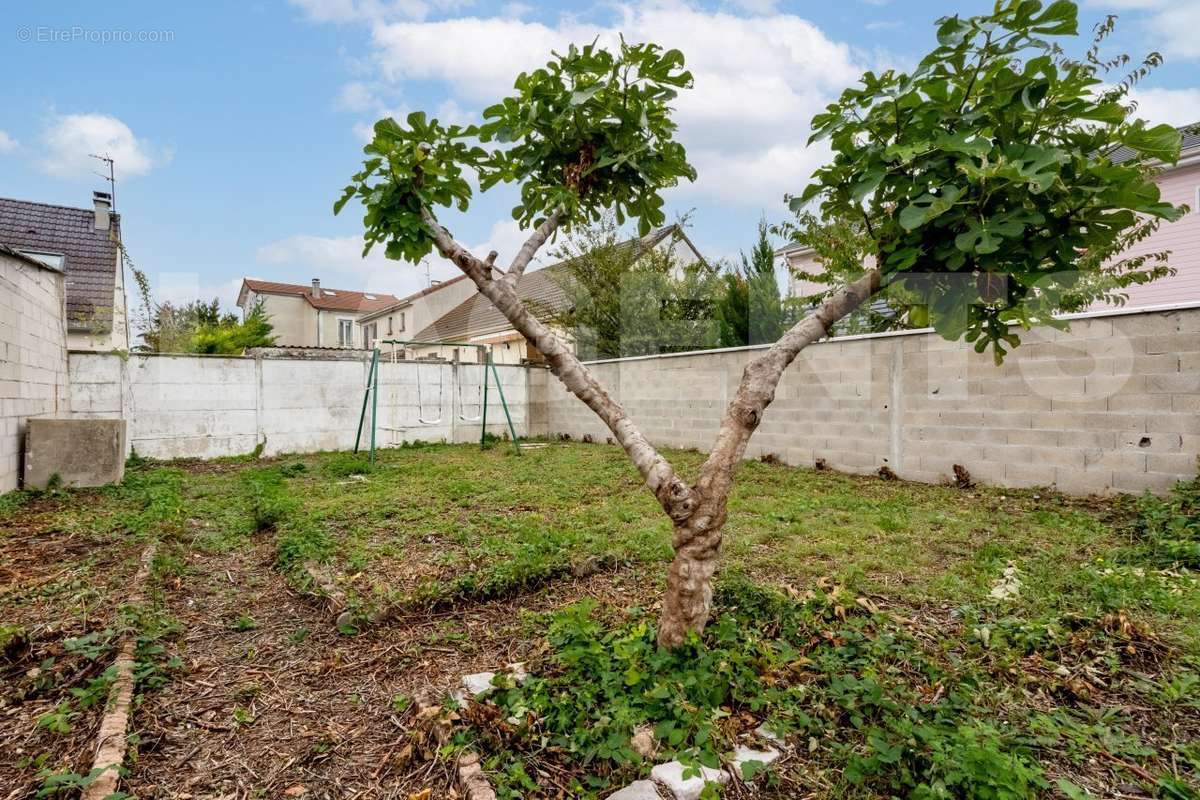 JARDIN 2  - Maison à GAGNY