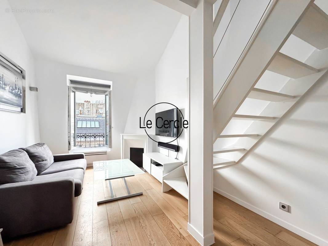 Appartement à PARIS-8E