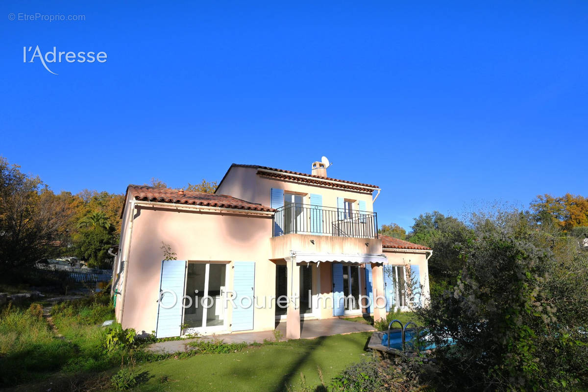 Maison à CHATEAUNEUF-GRASSE