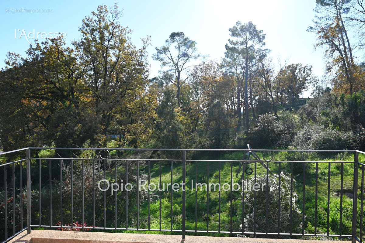 Maison à CHATEAUNEUF-GRASSE