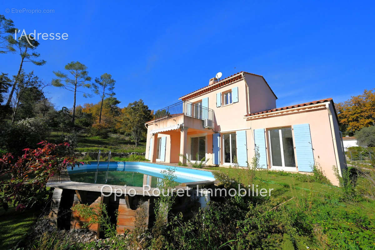 Maison à CHATEAUNEUF-GRASSE