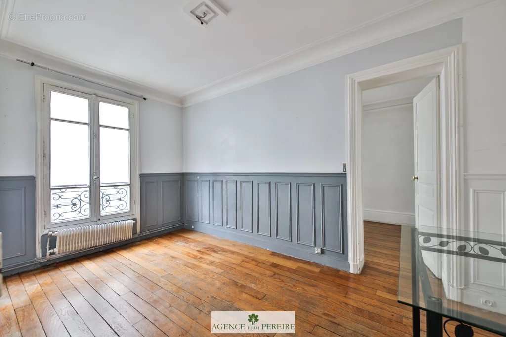 Appartement à PARIS-17E