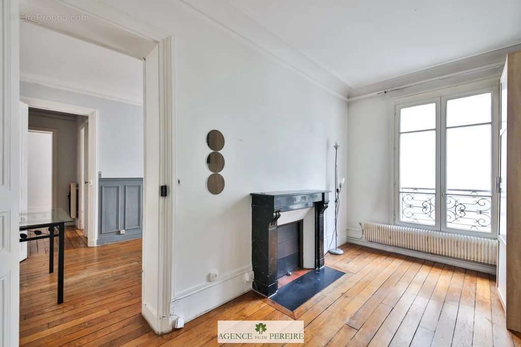 Appartement à PARIS-17E