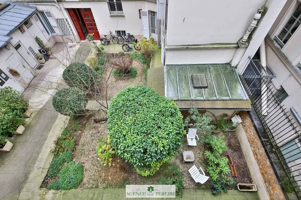 Appartement à PARIS-17E