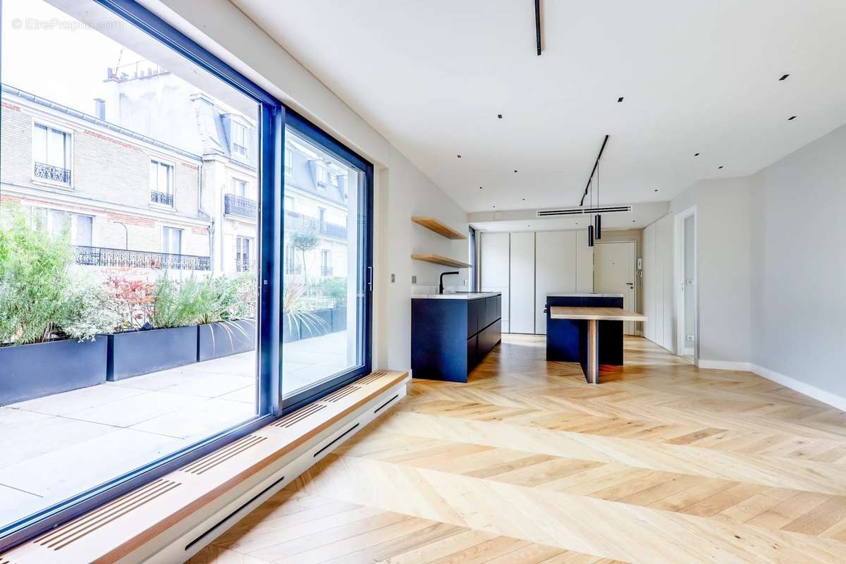 Appartement à PARIS-7E